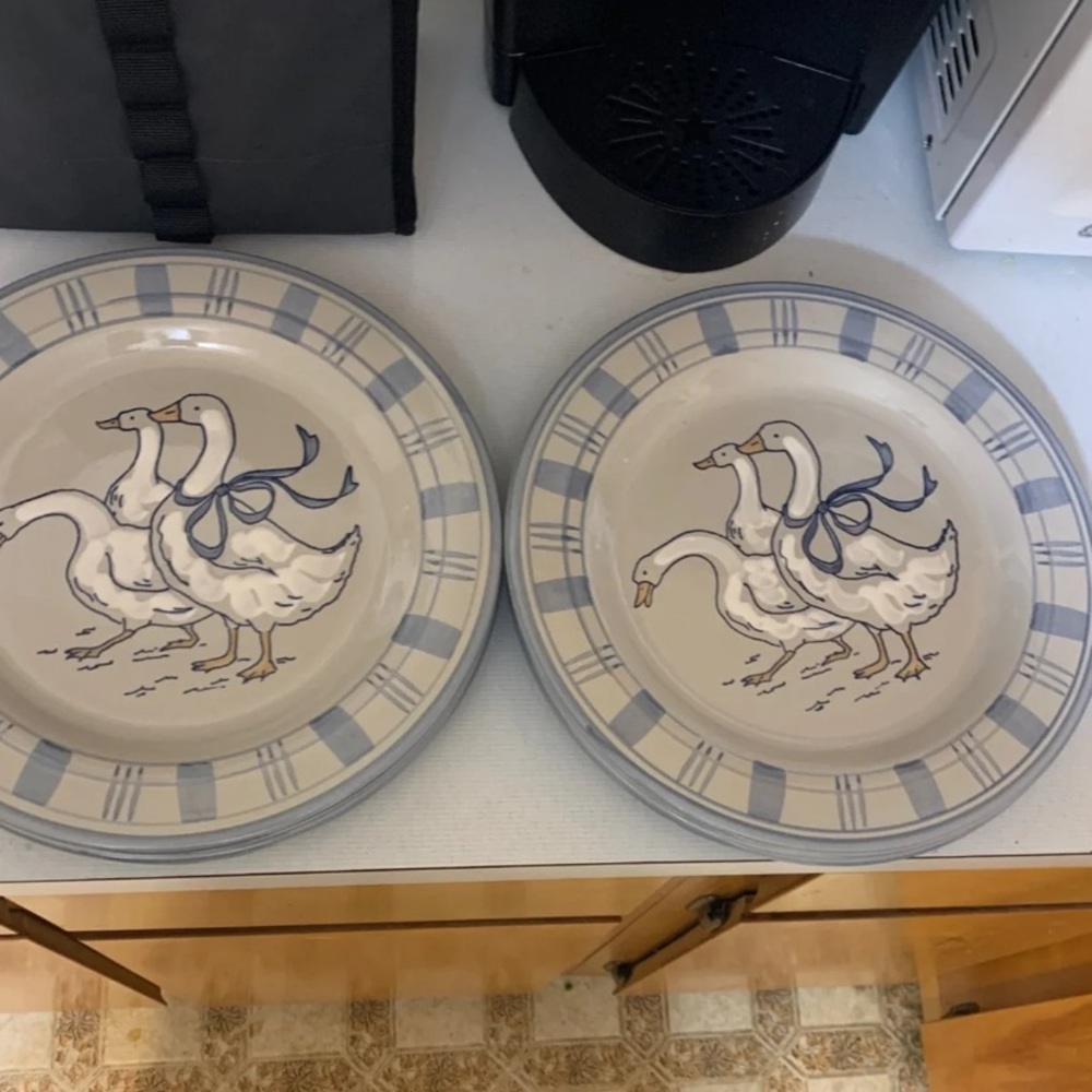 Dinner Plates - Picture 3 of 4